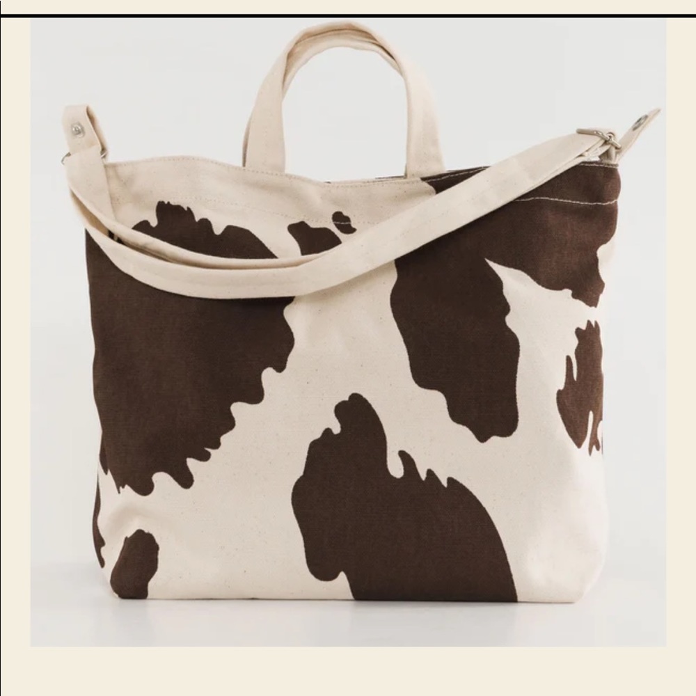 BNWT Baggu Horizontal Duck Bag in Cow print